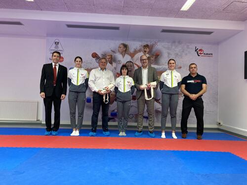 Eröffnungsfeier im neuen Karate-Trainingsraum (Quelle: Hochgatterer)
